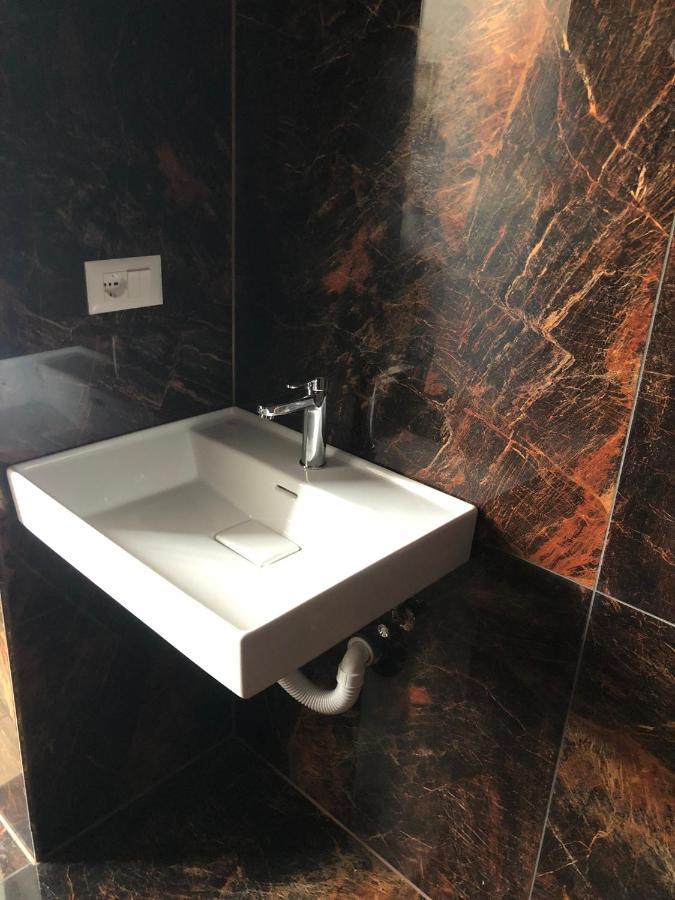 Kubi Hotel Struga Eksteriør billede